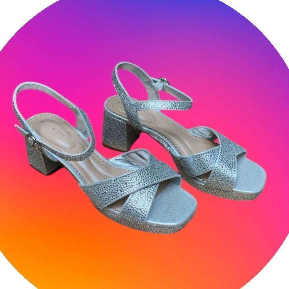 Kelly & Katie Silver Glitter Sandals NWOT - Picture 5 of 16